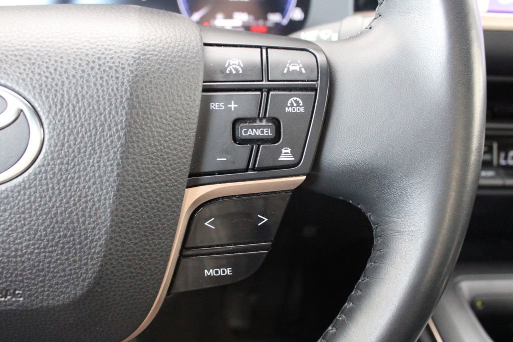 Certified 2023 Toyota Crown XLE image 31