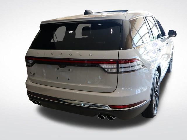 New 2025 Lincoln Aviator Reserve w/ Luxury Package image 3