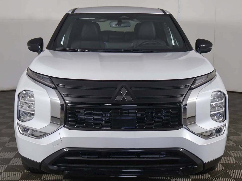 New 2026 Mitsubishi Outlander LE FWD image 11