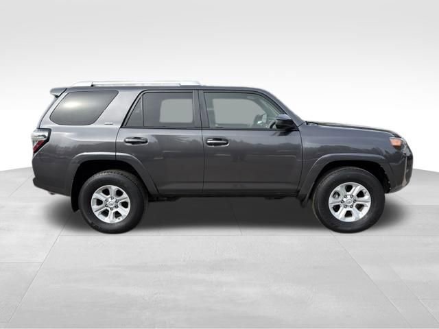 Used 2016 Toyota 4Runner SR5 image 2
