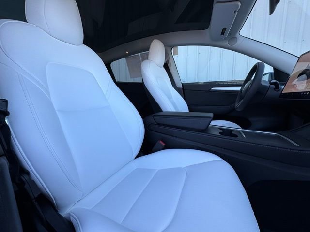 Used 2023 Tesla Model Y Long Range image 14