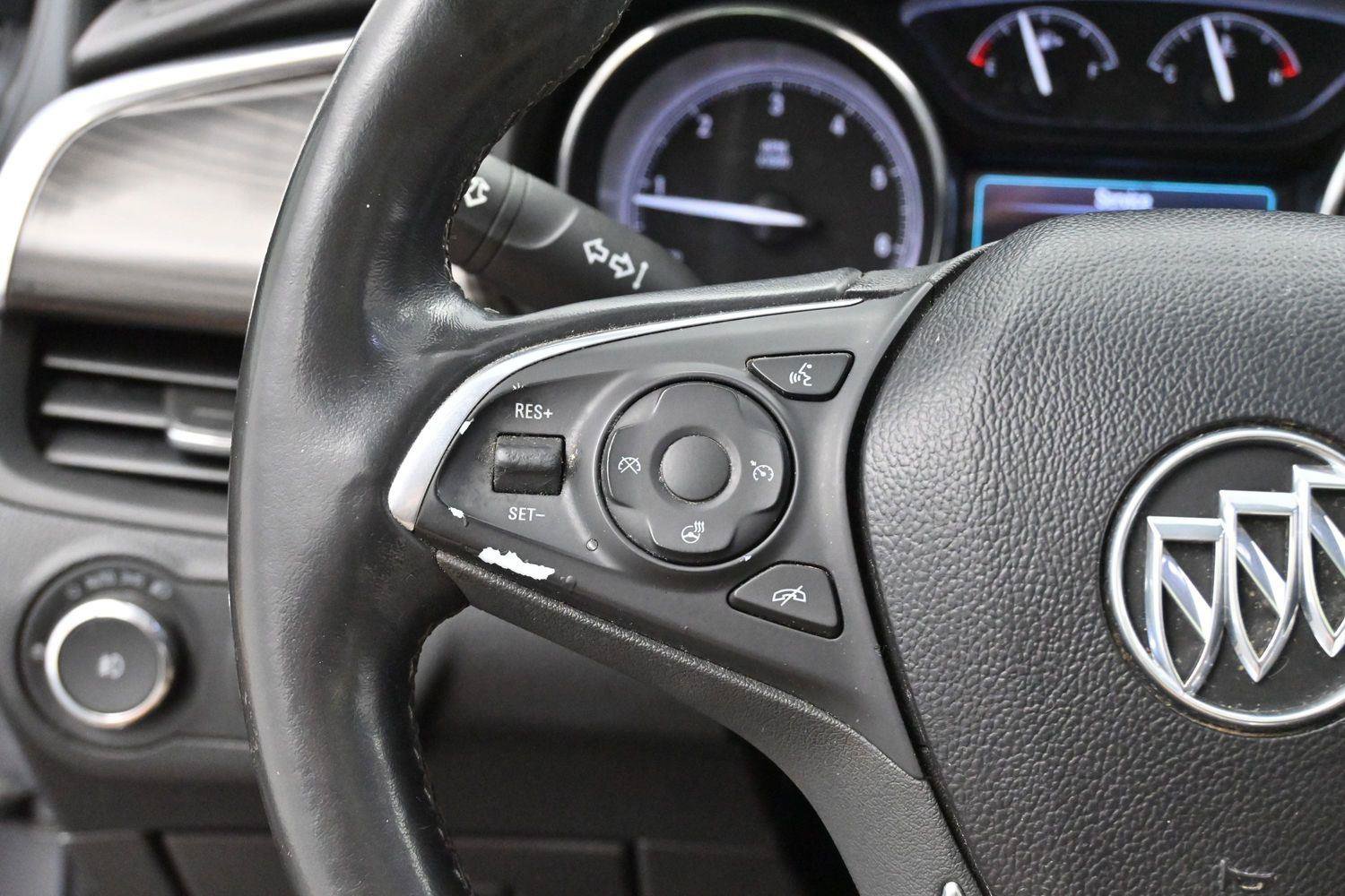 Used 2019 Buick Envision Essence FWD image 17