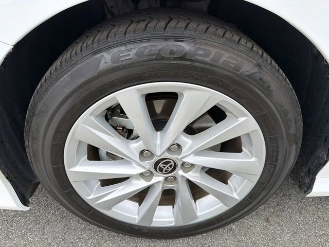 Used 2021 Toyota Camry LE image 11