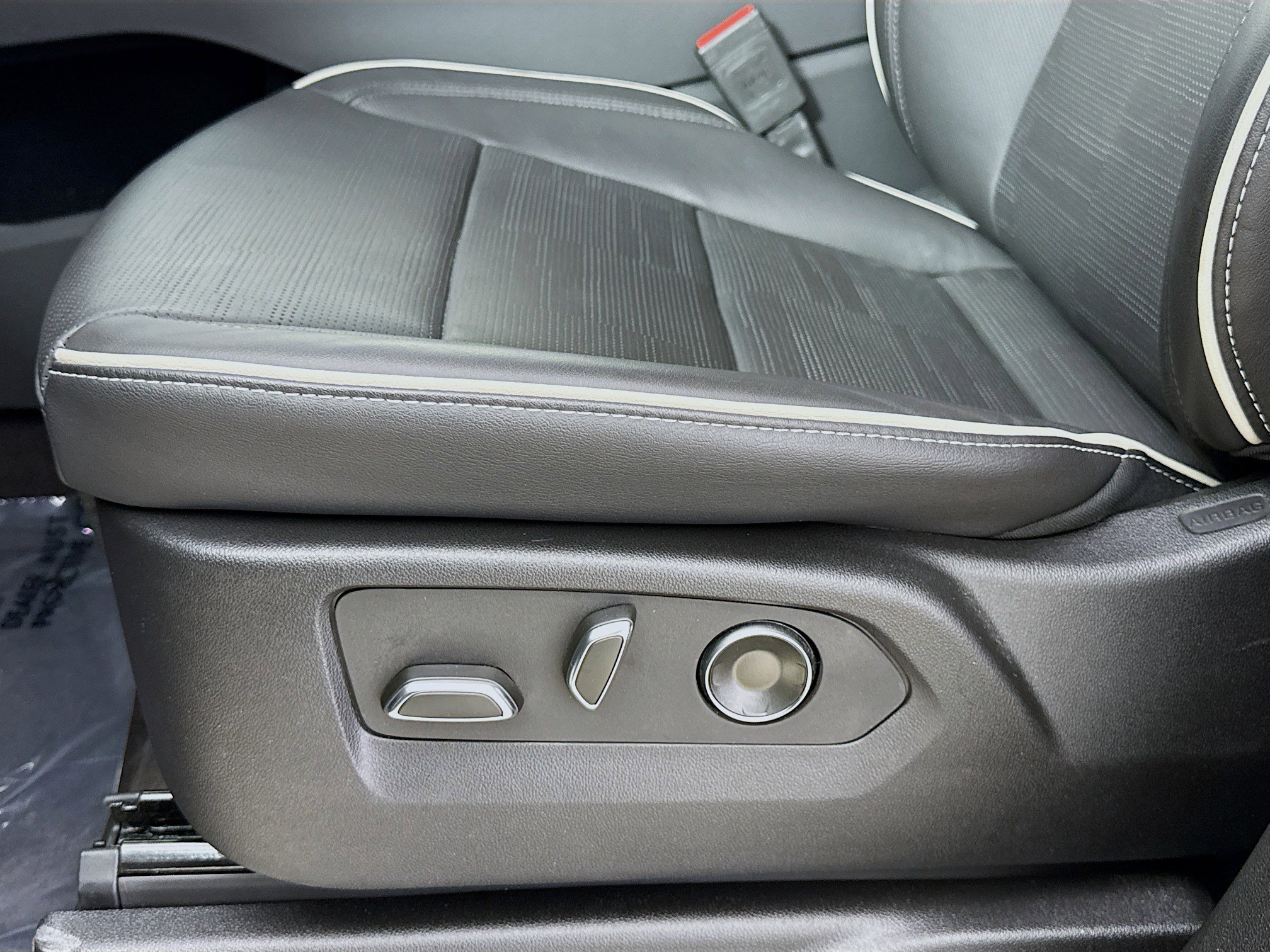 Used 2025 Cadillac Escalade Premium Luxury w/ Touring Package image 20