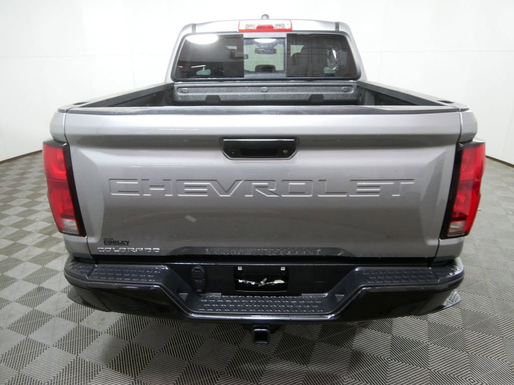 Used 2024 Chevrolet Colorado Z71 w/ Z71 Convenience Package 2 image 4