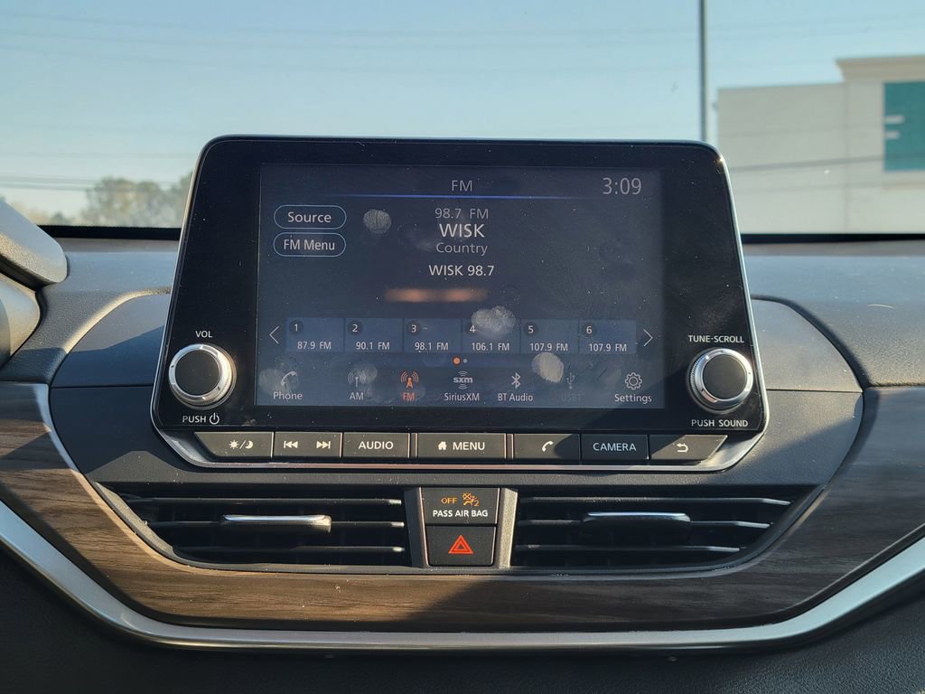 Used 2024 Nissan Altima 2.5 SV image 19