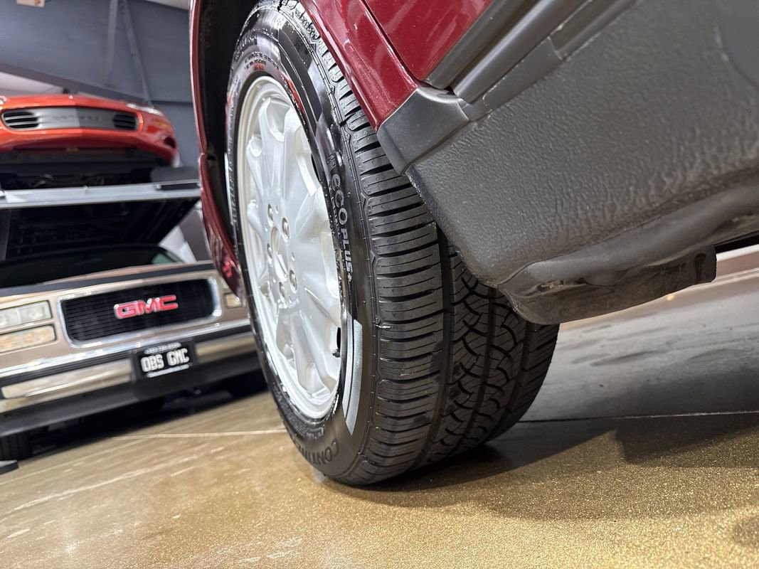 Used 1999 Mercedes-Benz E 320 Sedan image 45