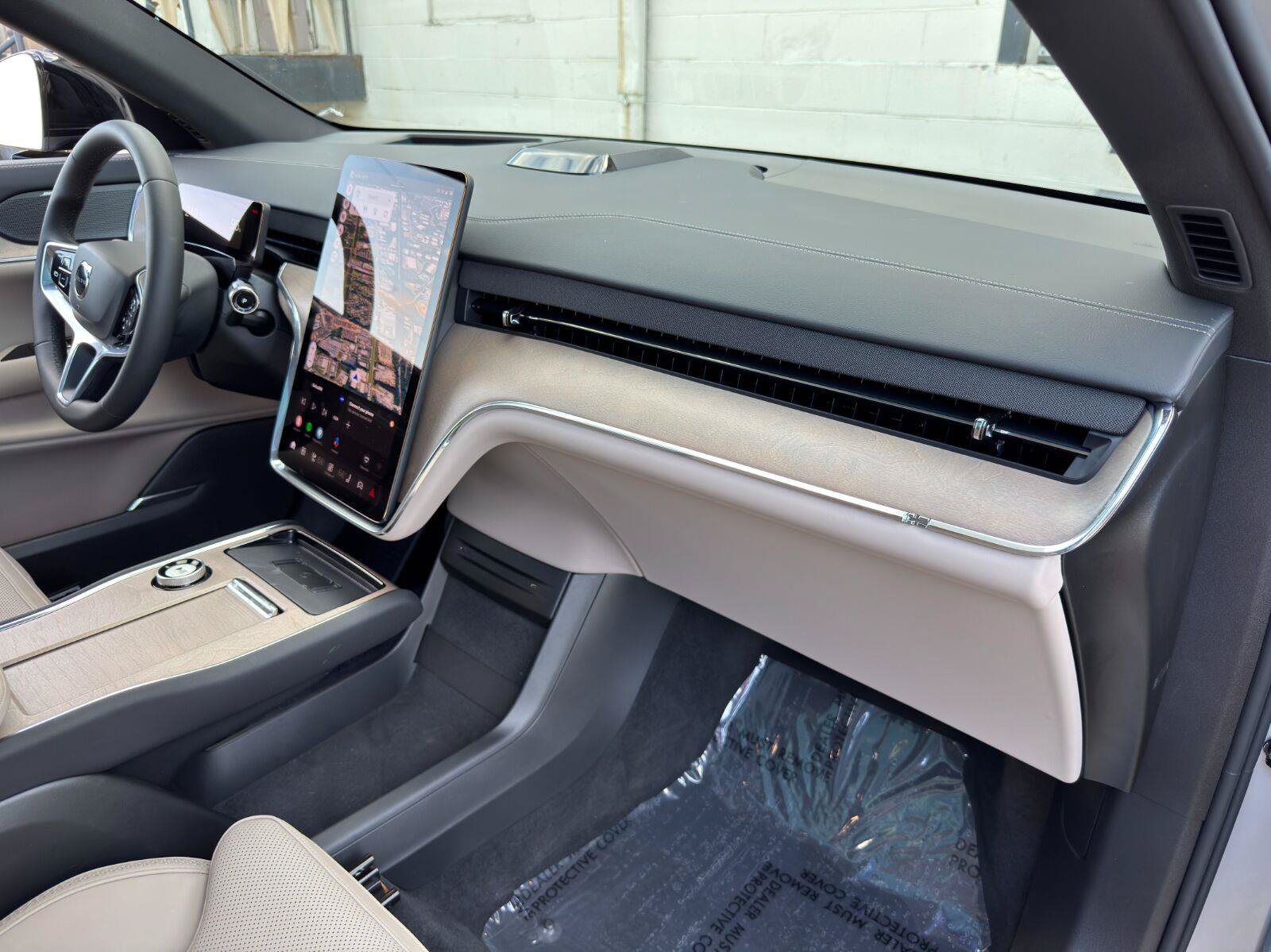 Used 2025 Volvo EX90 Ultra AWD/4WD image 14