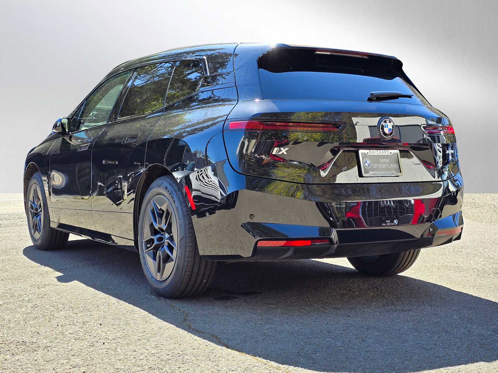 Used 2026 BMW iX xDrive45 image 5