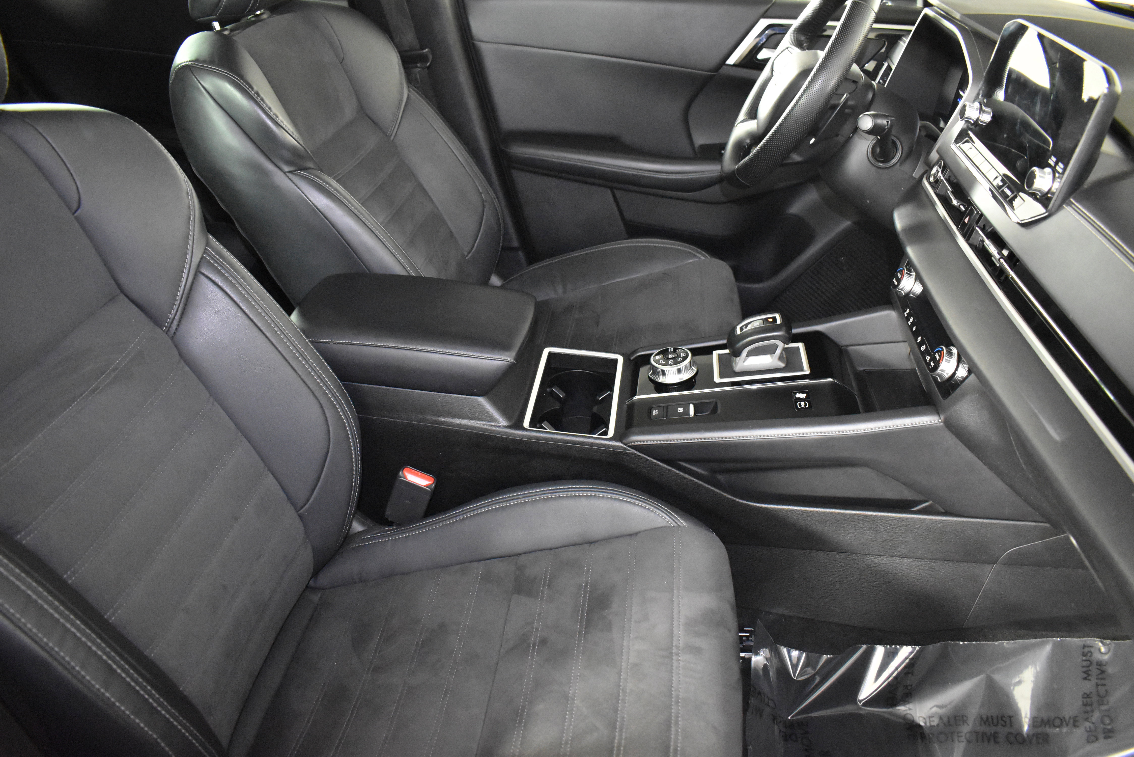 Used 2023 Mitsubishi Outlander SE image 42