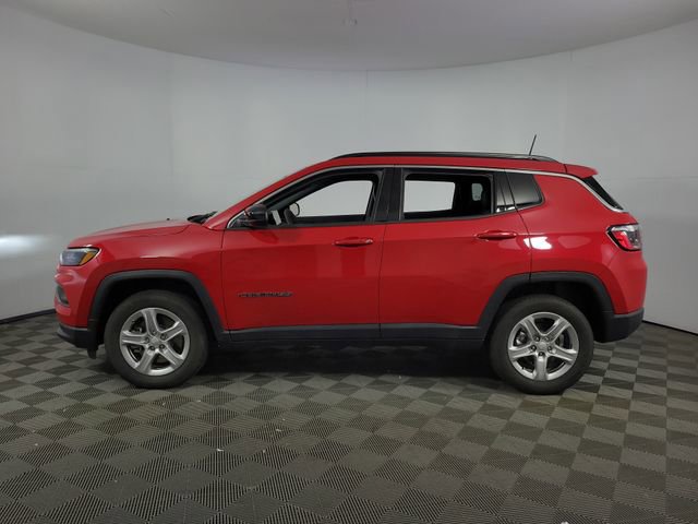 Used 2023 Jeep Compass Latitude image 4