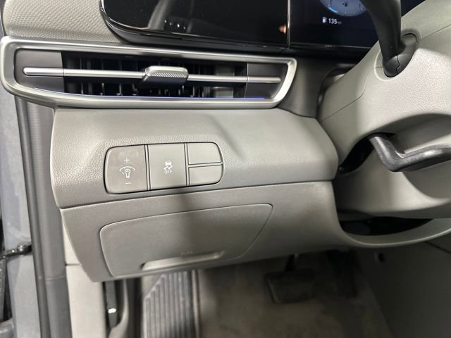 Certified 2024 Hyundai Elantra SEL image 19