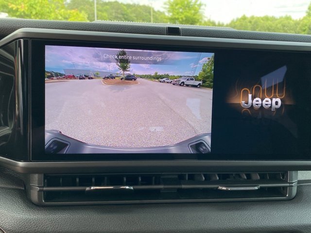 New 2024 Jeep Gladiator Sport image 13