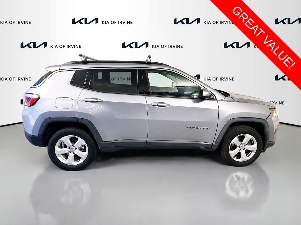 Used 2018 Jeep Compass Latitude w/ Popular Equipment Group AWD/4WD image 9