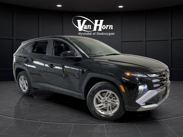 Certified 2025 Hyundai Tucson SE image 2