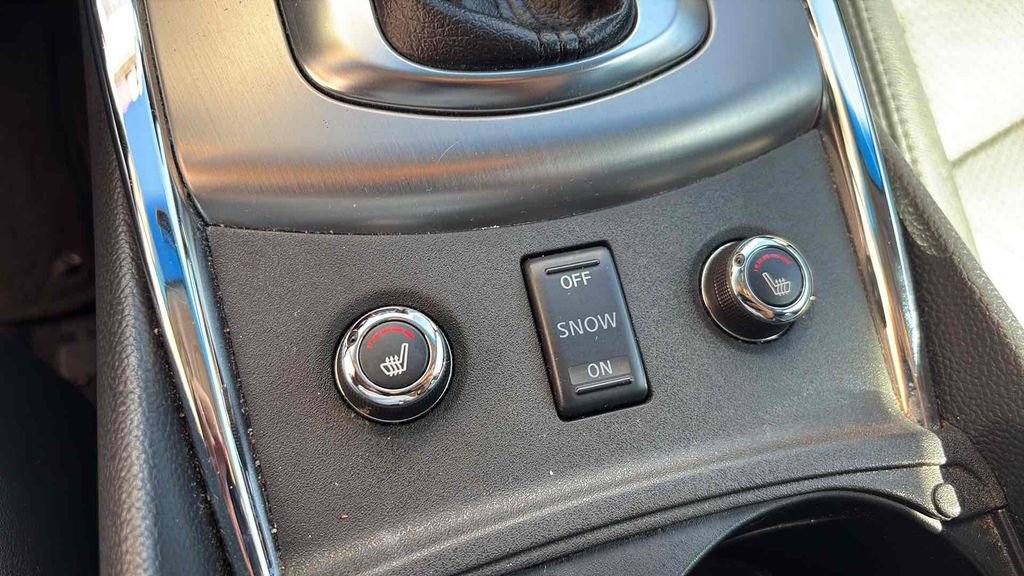 Used 2015 INFINITI Q40 AWD w/ Navigation Package image 17