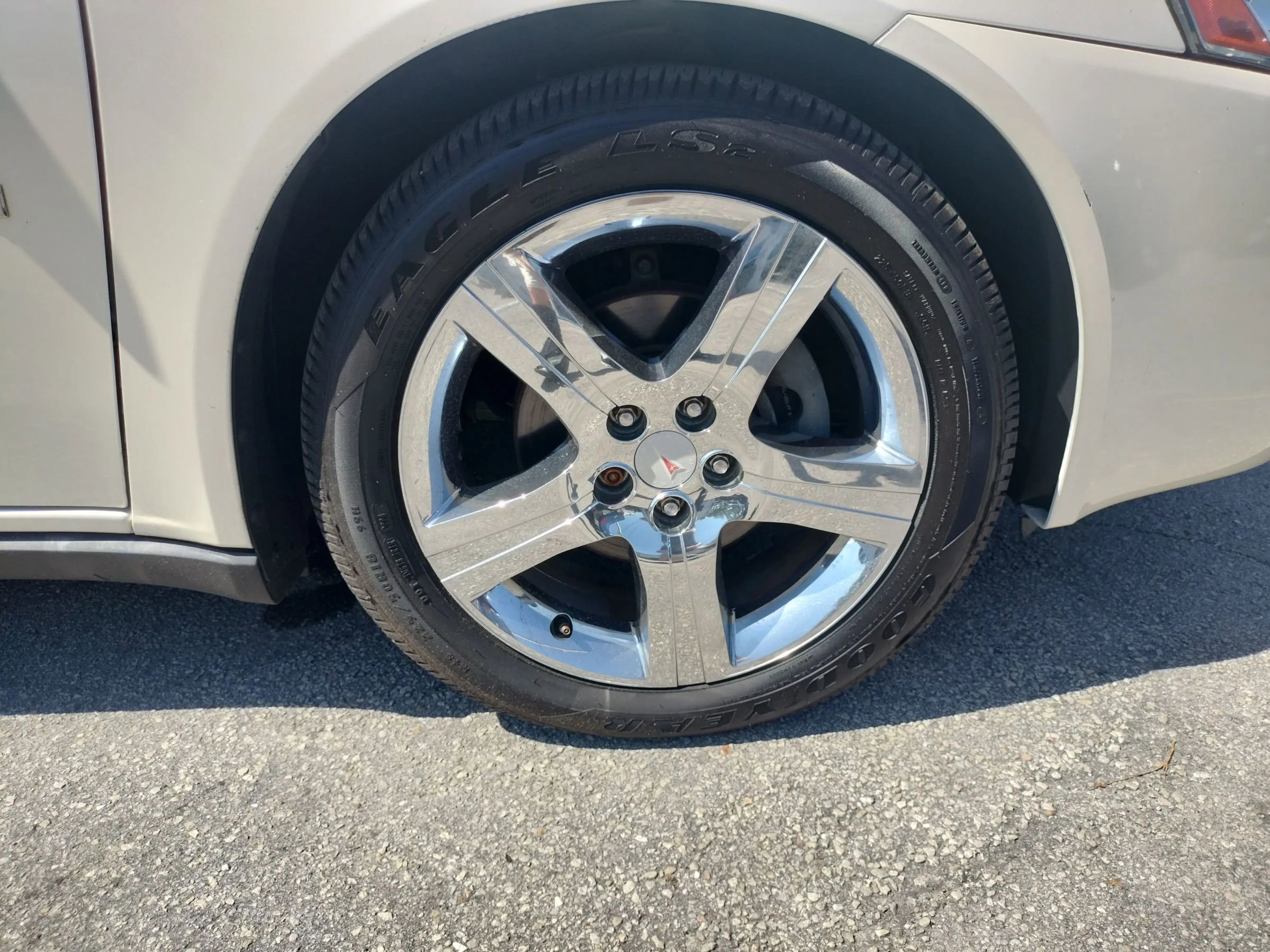 Used 2009 Pontiac G6 GT w/ Sport Package 1 FWD image 24
