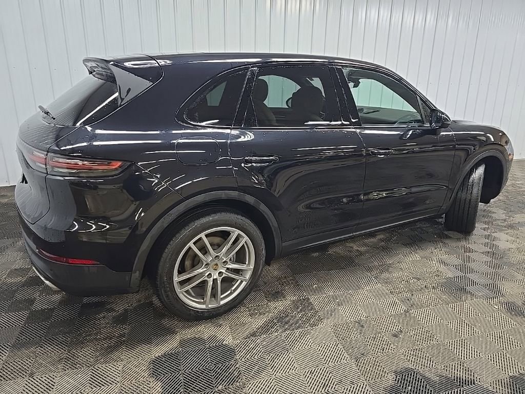 Used 2022 Porsche Cayenne image 3