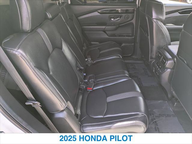 Certified 2025 Honda Pilot Touring image 24