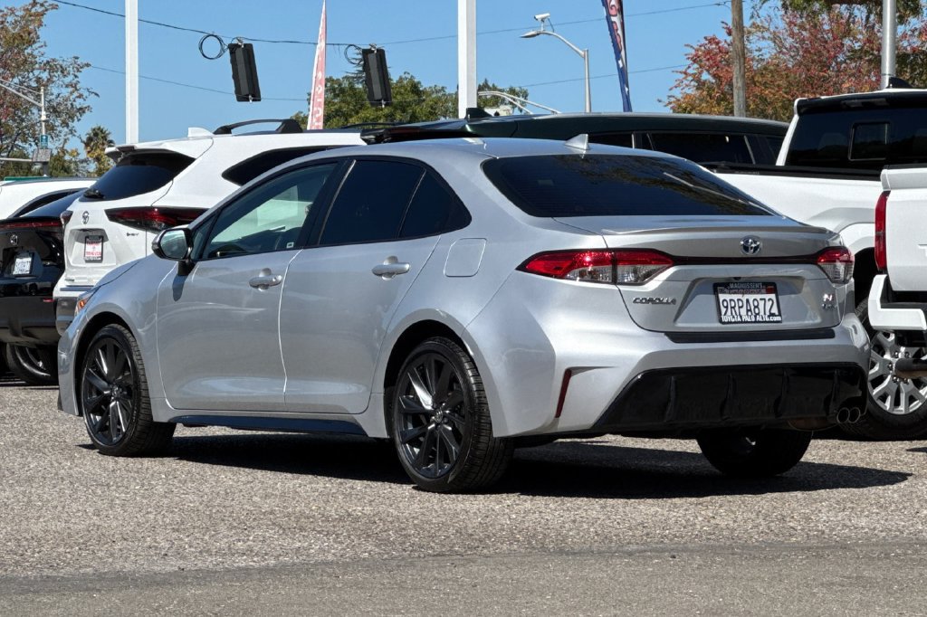 Certified 2025 Toyota Corolla SE w/ SE Premium Package FWD image 5