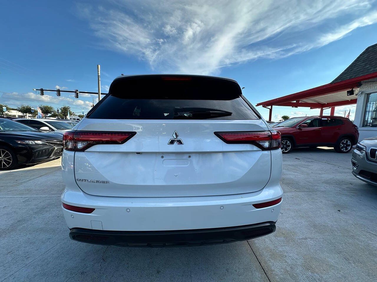 Used 2022 Mitsubishi Outlander ES AWD/4WD image 5