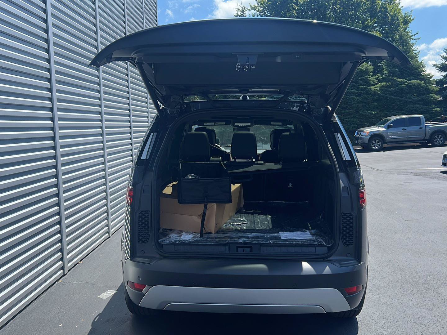 New 2026 Land Rover Discovery S AWD/4WD image 31