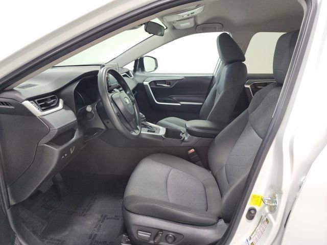Used 2022 Toyota RAV4 XLE w/ Carpet Mat Package (TMS) image 18