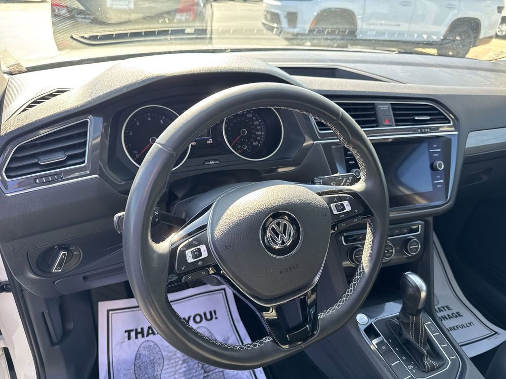 Used 2021 Volkswagen Tiguan SE AWD/4WD image 14