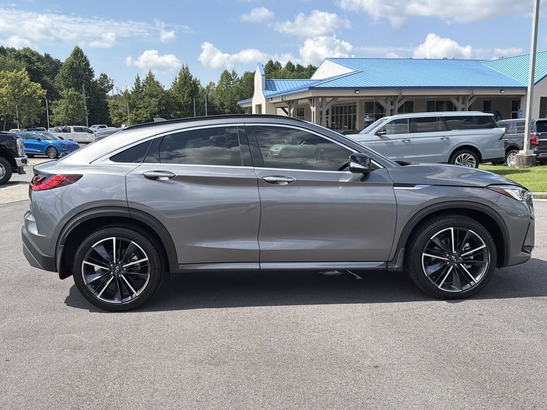 Used 2023 INFINITI QX55 Luxe w/ Cargo Package AWD/4WD image 29