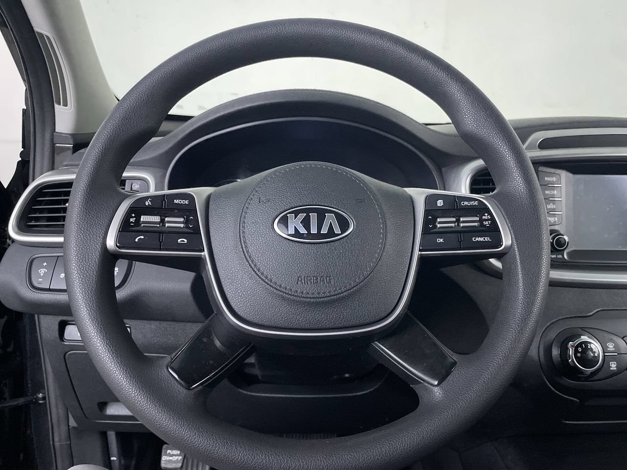 Used 2020 Kia Sorento LX AWD/4WD image 5