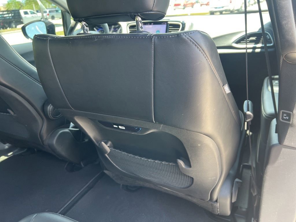 Used 2024 Chrysler Pacifica Touring-L w/ S Appearance Package FWD image 41