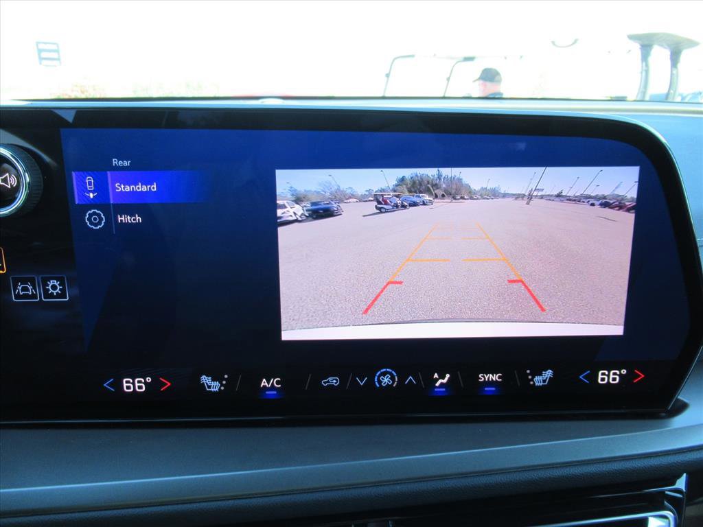 Used 2025 Chevrolet Traverse LT image 30