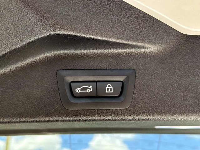 Used 2021 BMW X5 xDrive40i AWD/4WD image 12
