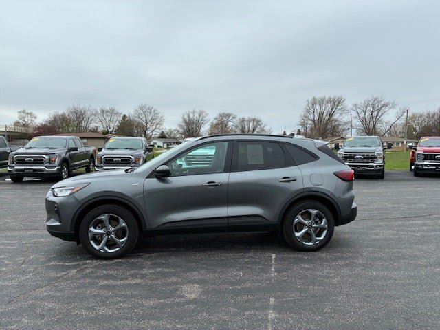 Used 2025 Ford Escape ST-Line w/ Tech Pack #1 AWD/4WD image 2