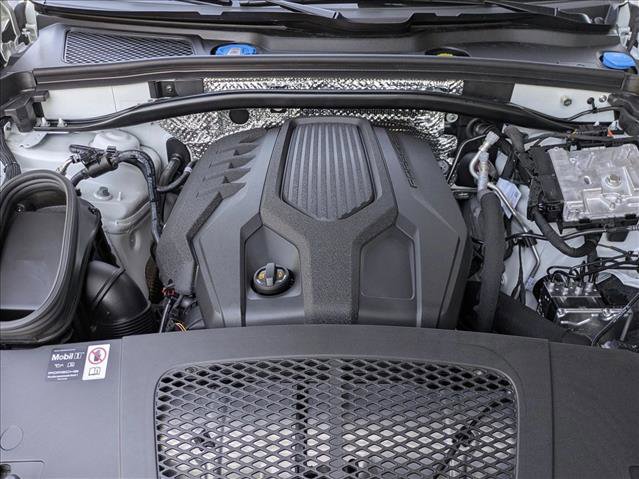 Certified 2025 Porsche Macan image 28