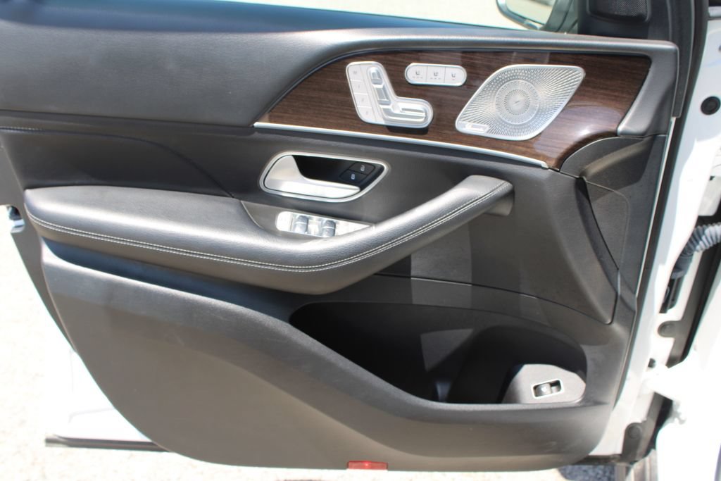 Used 2024 Mercedes-Benz GLS 450 4MATIC image 35