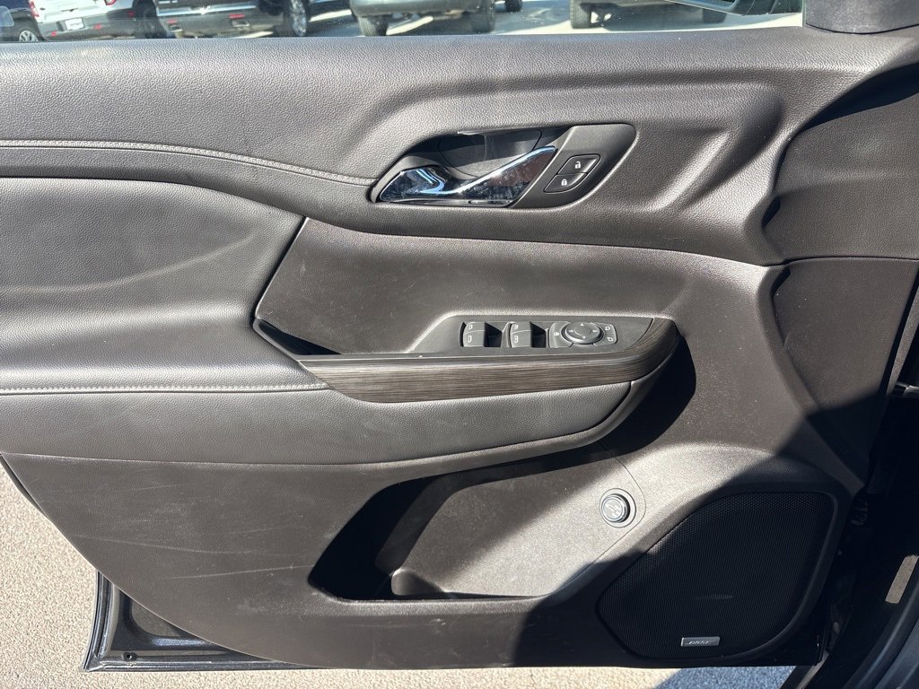 Used 2023 GMC Acadia SLT image 22