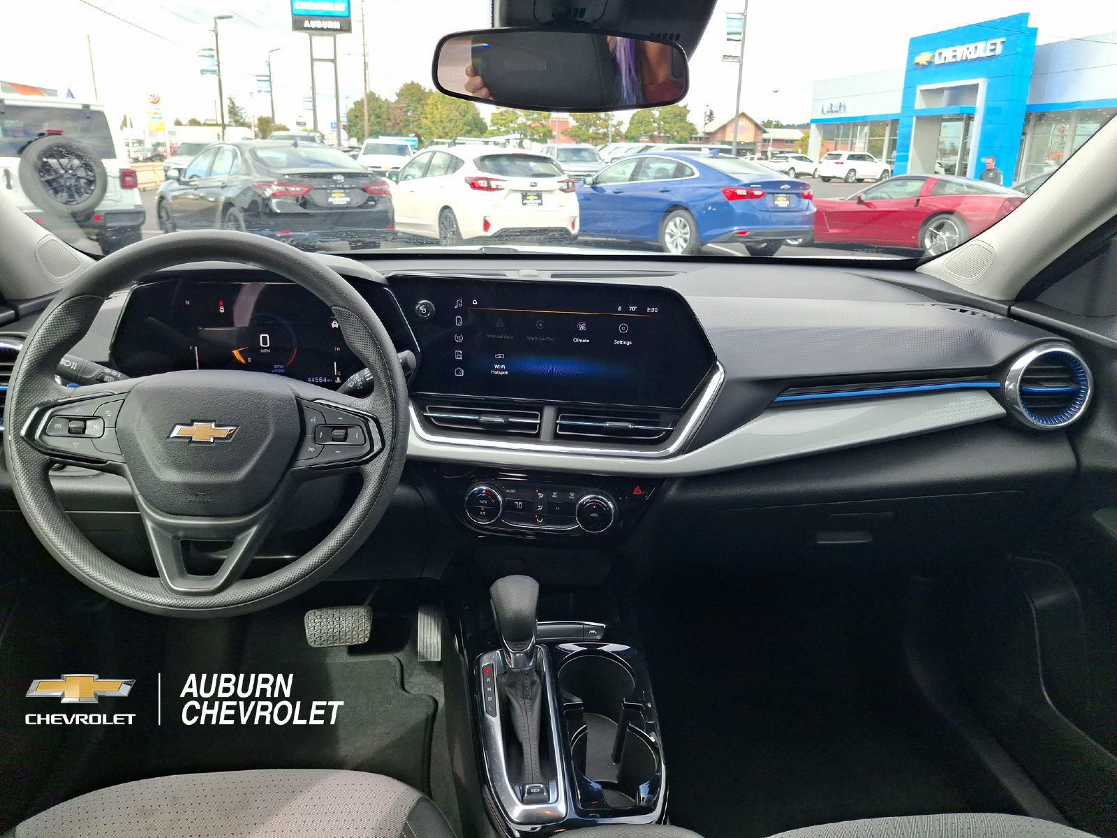 Used 2025 Chevrolet Trax LT FWD image 9