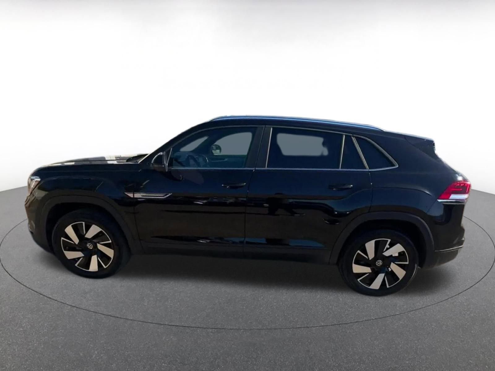 Used 2025 Volkswagen Atlas Cross Sport SE image 9