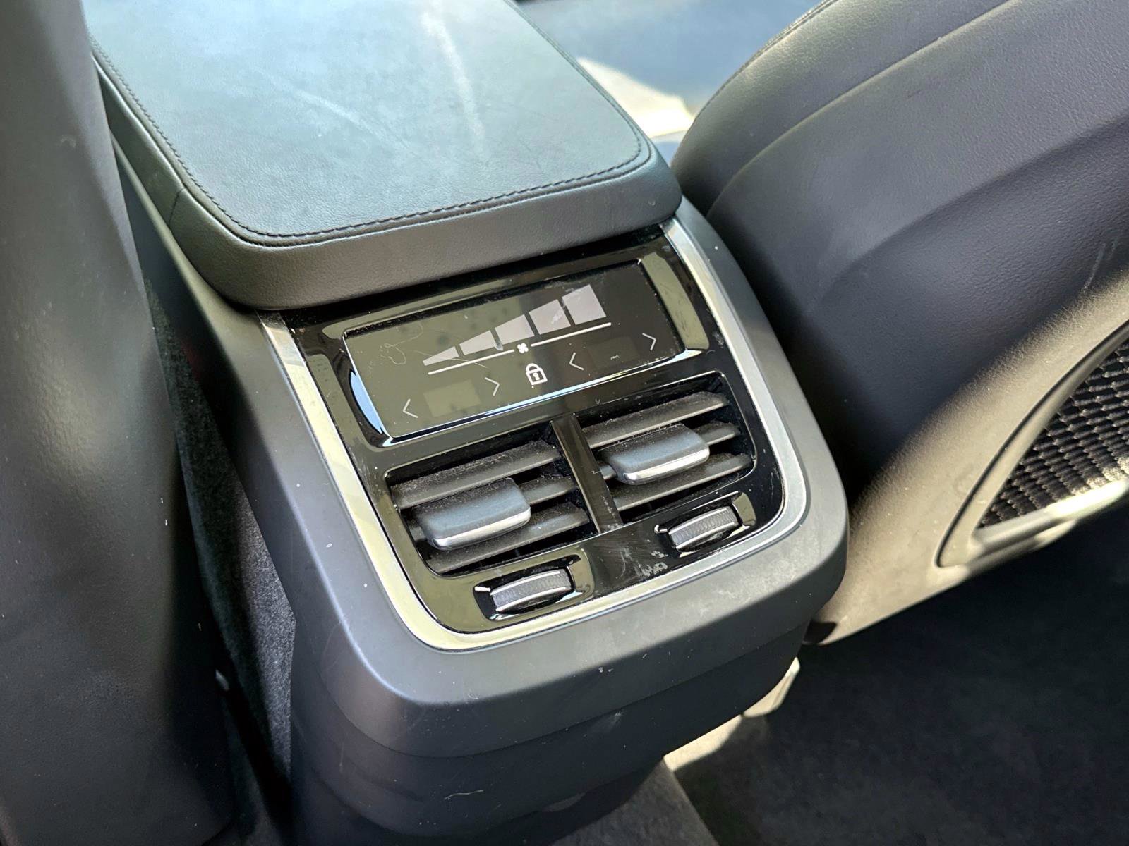 Certified 2024 Volvo XC90 B5 Core image 15