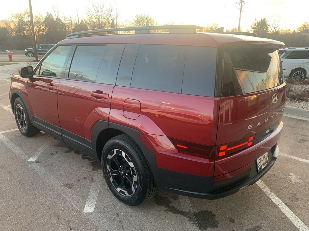 Used 2025 Hyundai Santa Fe SEL image 3