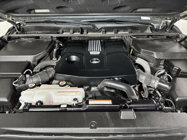 Used 2024 Lexus LX 600 4WD w/ Luxury Package image 31