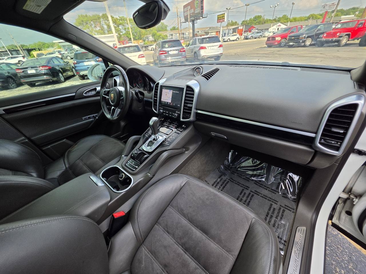 Used 2017 Porsche Cayenne Platinum Edition AWD/4WD image 59