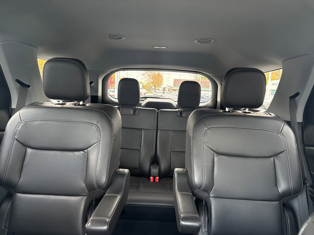 Used 2023 Ford Explorer XLT w/ Equipment Group 202A image 40