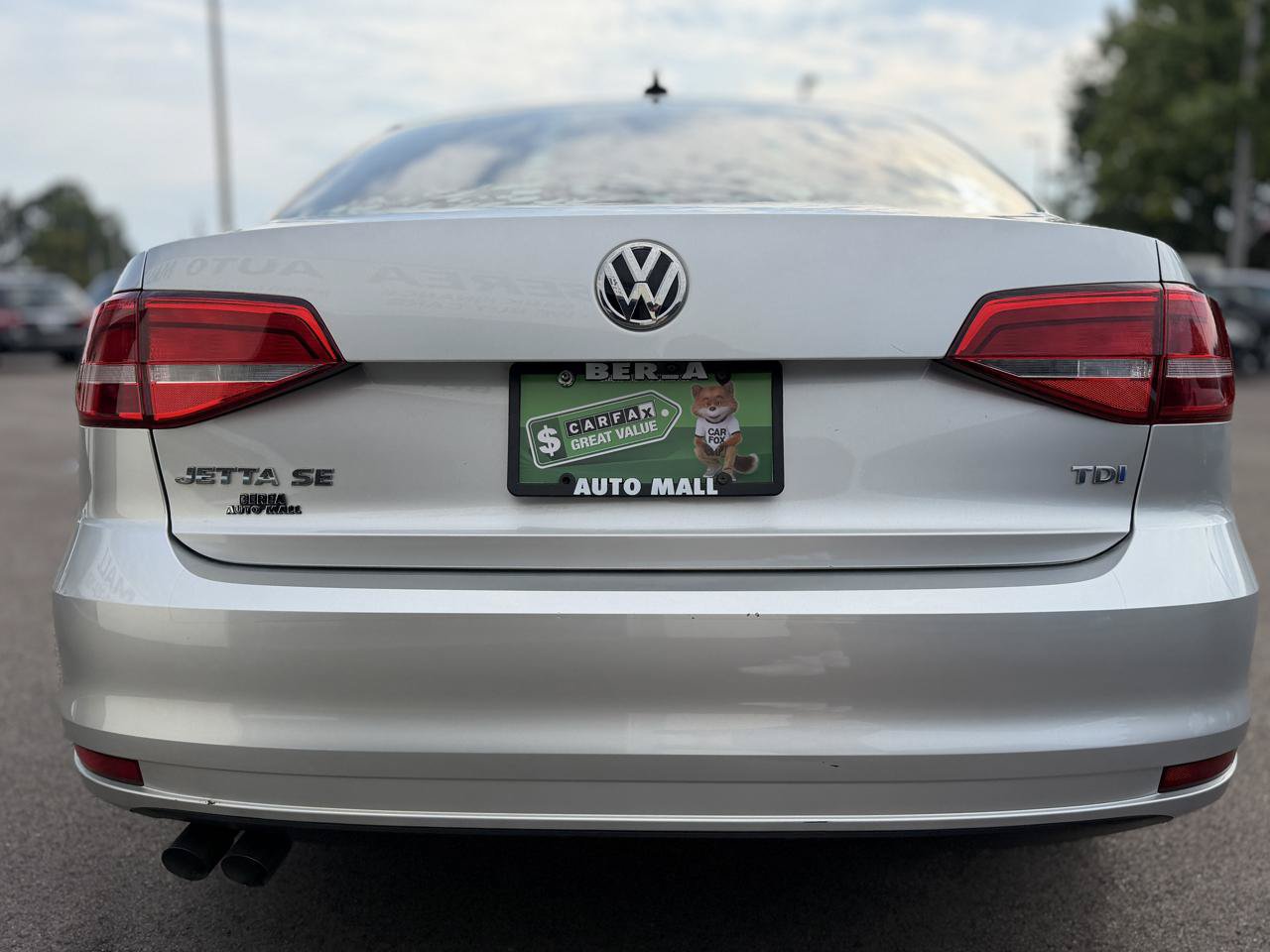 Used 2015 Volkswagen Jetta TDI SE FWD image 10
