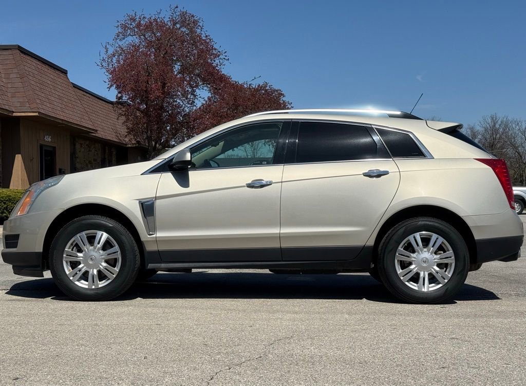 Used 2016 Cadillac SRX Luxury image 2