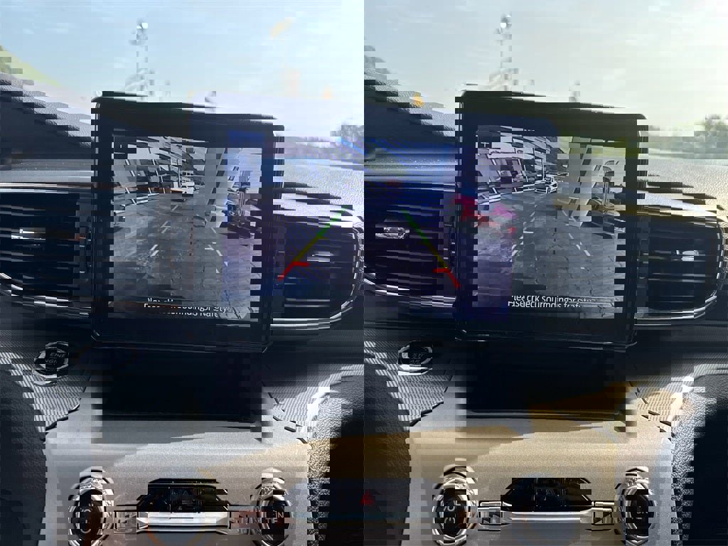 Used 2022 Ford Explorer XLT w/ Equipment Group 202A image 25