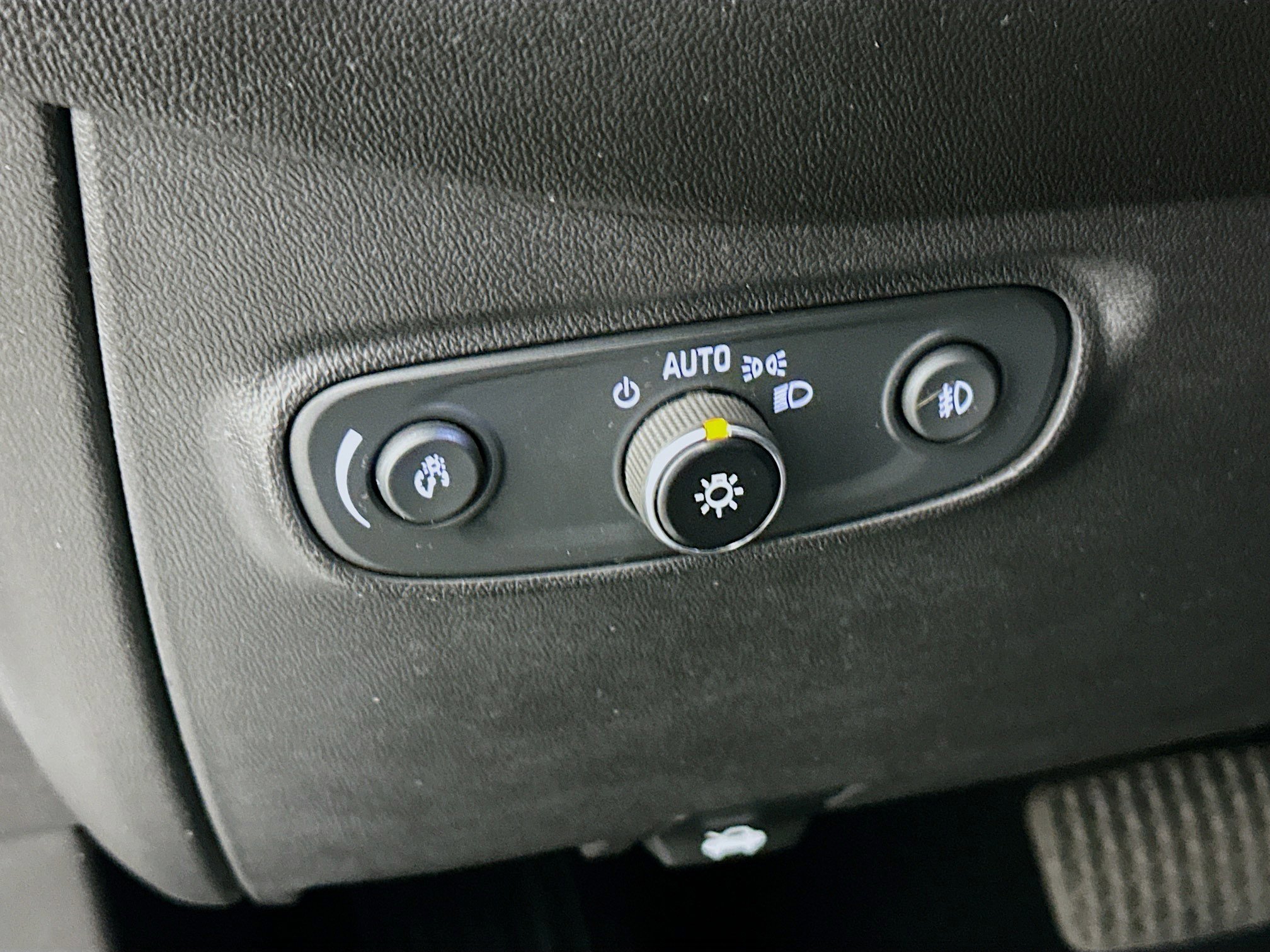 Used 2021 Chevrolet Equinox LT FWD image 17