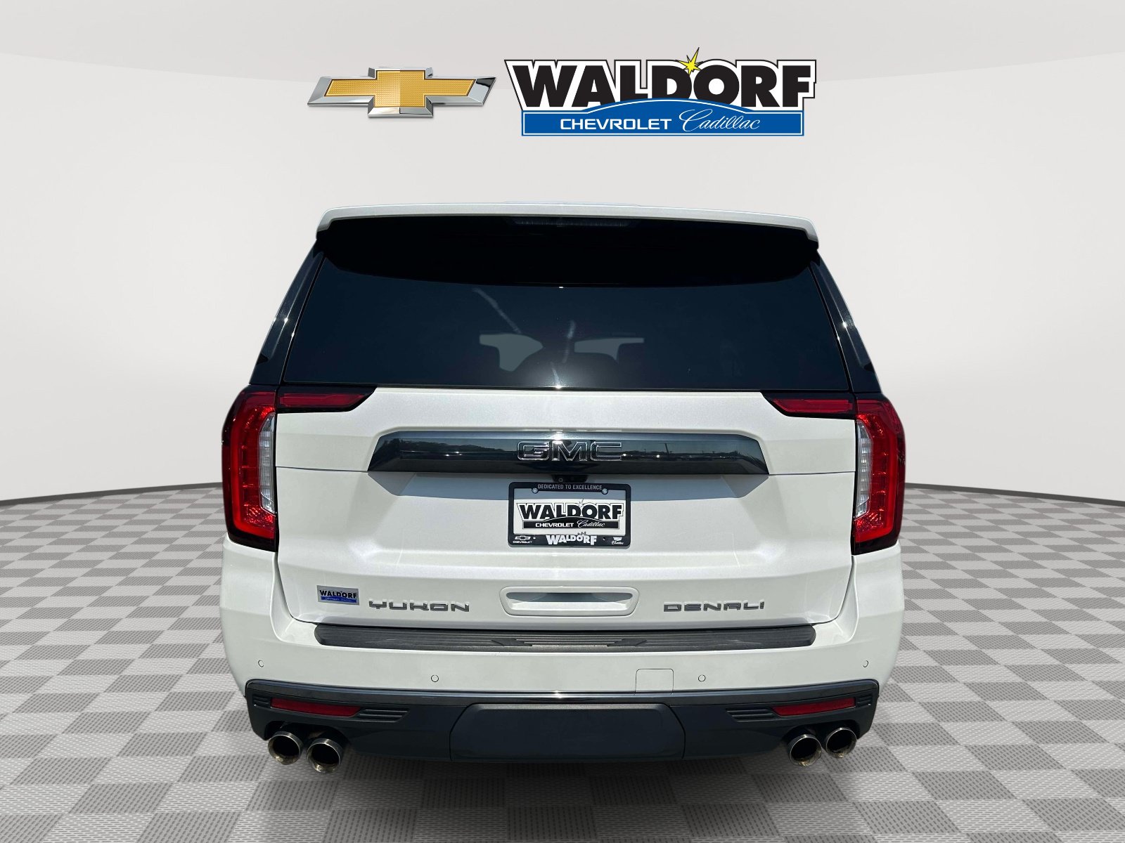 Used 2023 GMC Yukon Denali Ultimate w/ LPO, Floor Liner Package AWD/4WD image 5