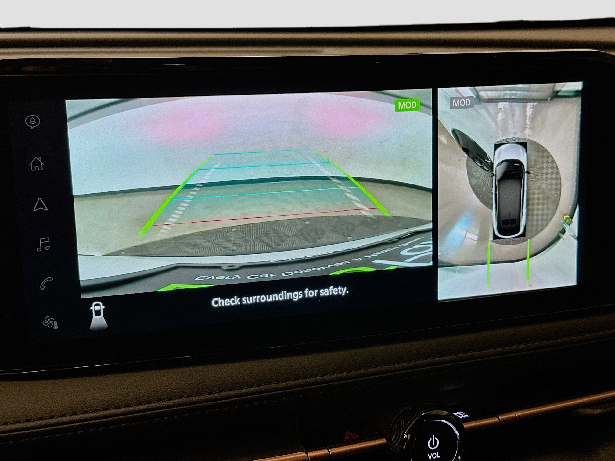 Used 2024 Nissan Ariya AWD image 23